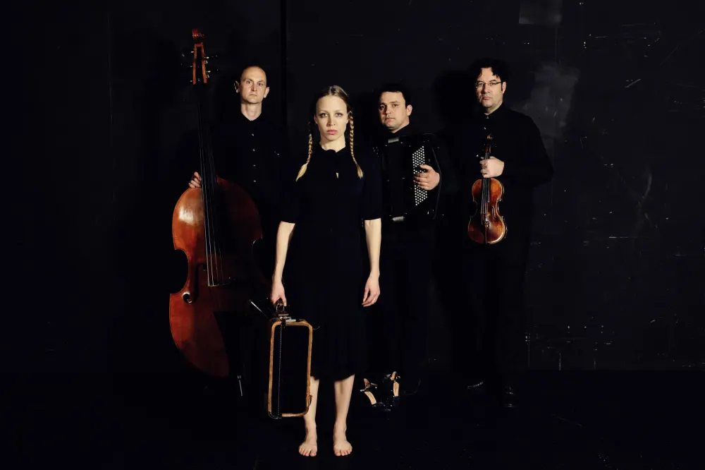 Nina Proll und das Trio de Salón