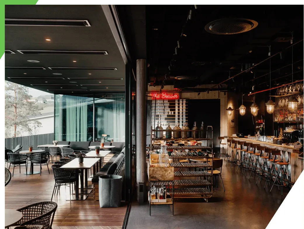 Restaurace s velkými okny