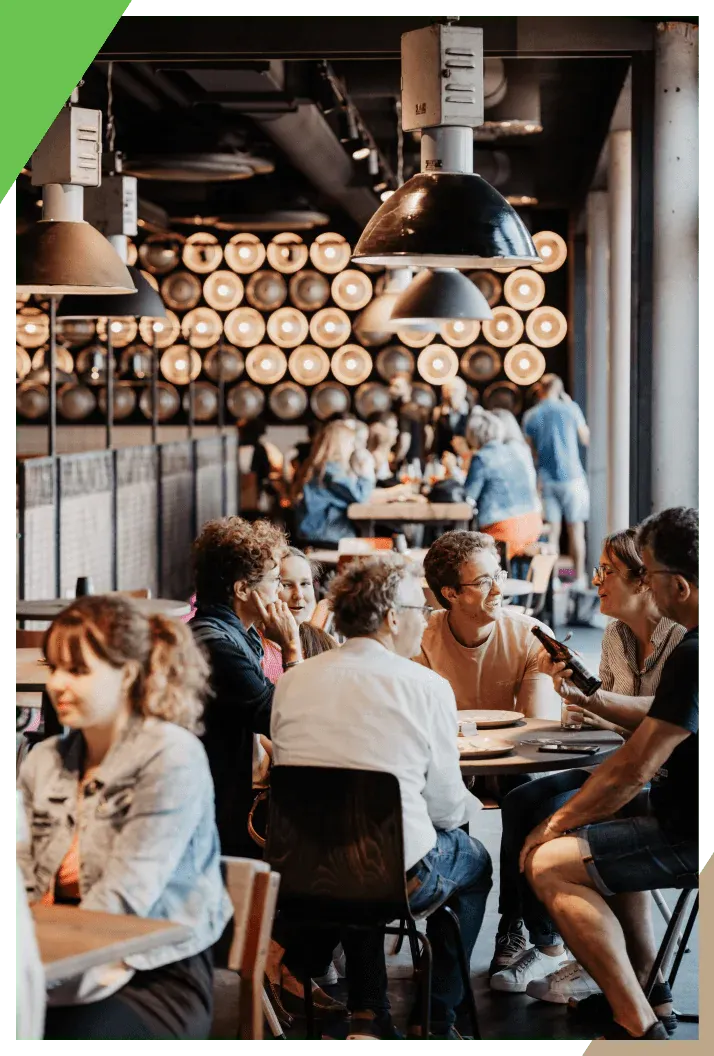 Hosté v restauraci